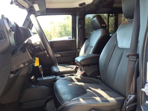 Used 2018 Jeep Wrangler Unlimited Sport AWD/4WD image 8