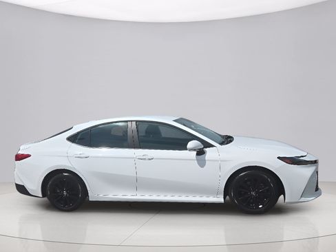 Used 2025 Toyota Camry LE FWD image 2