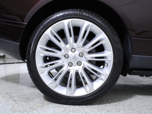 Used 2019 Land Rover Range Rover HSE image 8