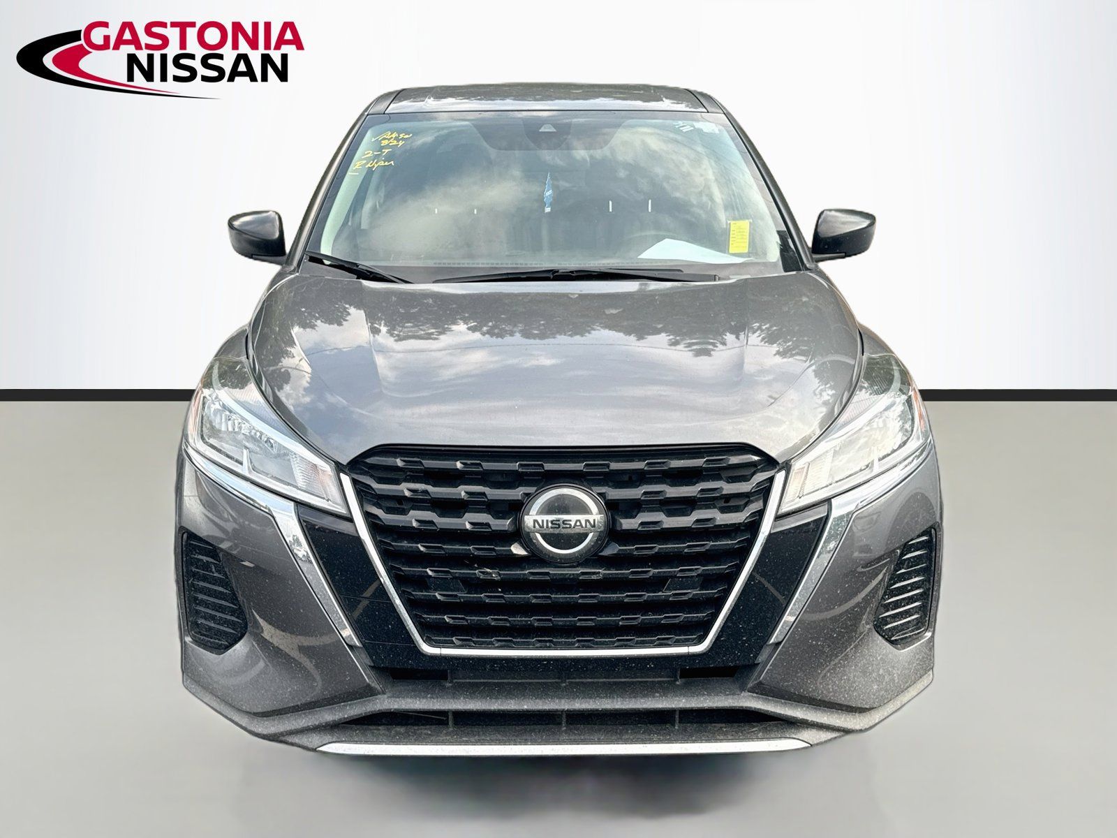 Used 2021 Nissan Kicks S FWD image 2