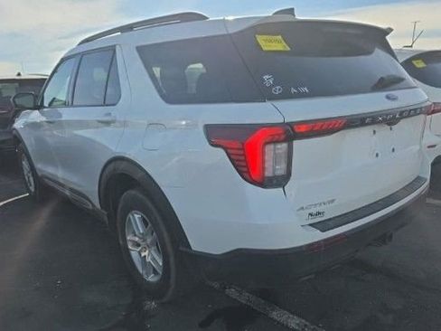 Used 2025 Ford Explorer Active image 4