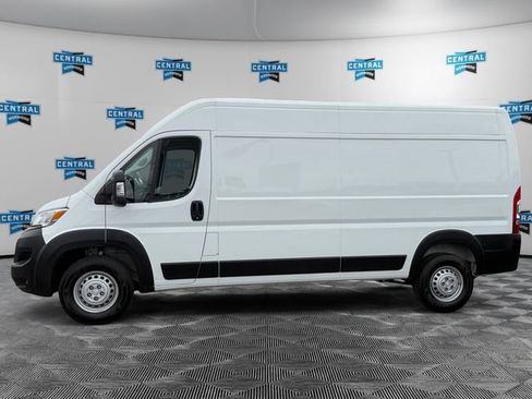 Used 2026 RAM ProMaster 2500 w/ Convenience Group FWD image 2