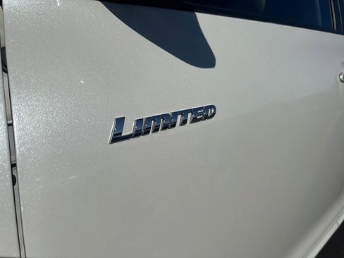 Used 2009 Toyota Highlander Limited AWD/4WD image 11