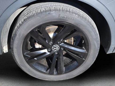 Used 2023 Volkswagen Tiguan SE R-Line image 23