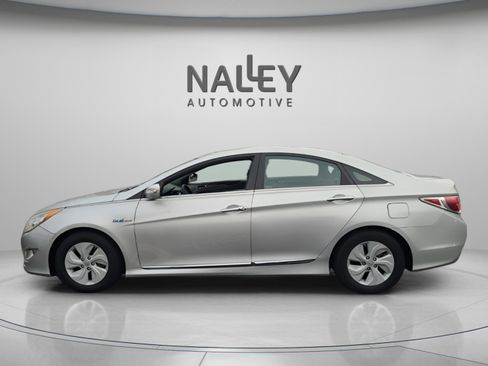 Used 2013 Hyundai Sonata Hybrid image 2