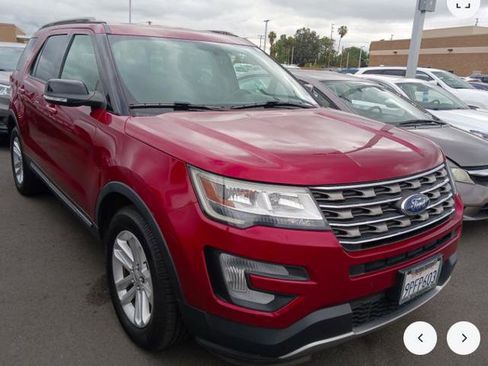 Used 2017 Ford Explorer XLT w/ Equipment Group 202A image 1
