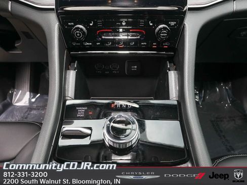 New 2025 Jeep Grand Cherokee Limited AWD/4WD image 18