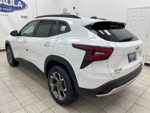 New 2026 Chevrolet Trax LT w/ Driver Confidence Package FWD image 18