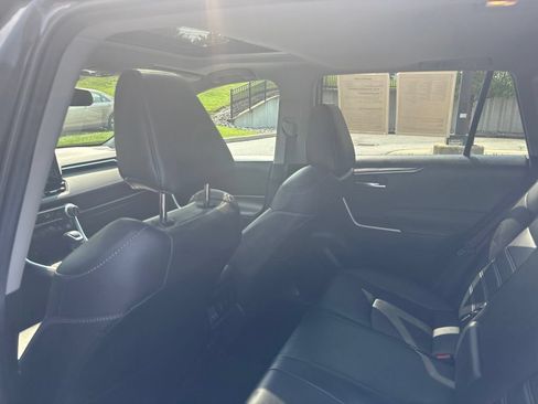 Certified 2021 Toyota RAV4 XLE Premium AWD/4WD image 17