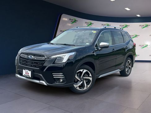 Certified 2023 Subaru Forester Touring AWD/4WD image 3