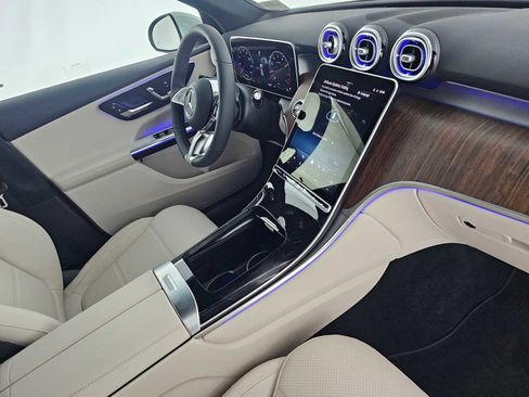 Used 2026 Mercedes-Benz GLC 300 image 11