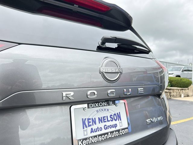 Used 2023 Nissan Rogue SV AWD/4WD image 5