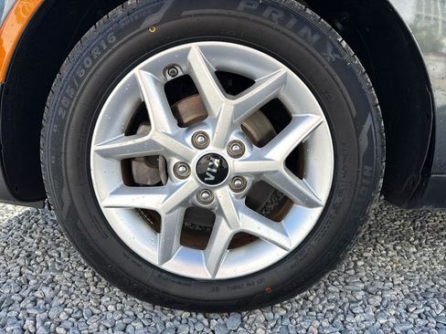 Used 2021 Kia Soul S image 29