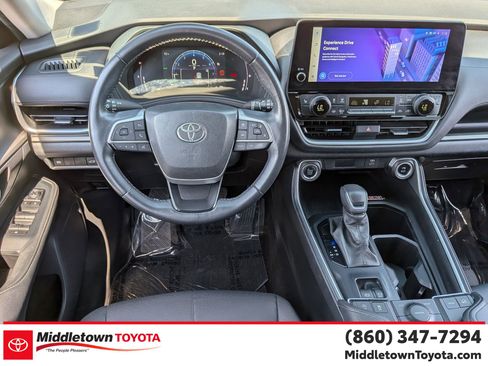 Certified 2024 Toyota Grand Highlander AWD image 31
