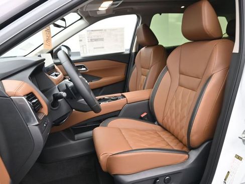 New 2026 Nissan Rogue Platinum w/ Platinum Premium Package image 18