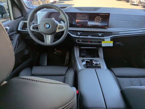 Used 2026 BMW X5 xDrive40i w/ M Sport Package AWD/4WD image 17