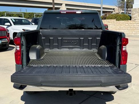 Used 2025 Chevrolet Silverado 1500 LT RWD image 28
