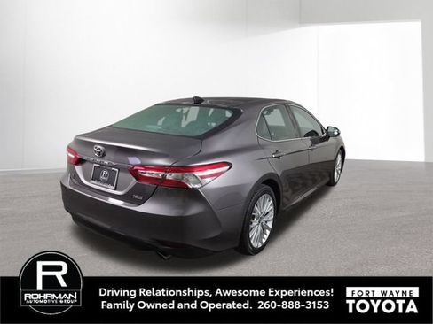Used 2020 Toyota Camry XLE w/ Navigation Package FWD image 7