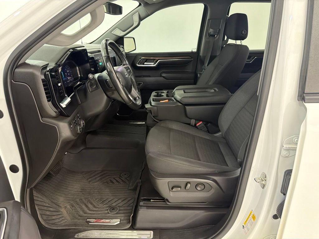 Used 2024 Chevrolet Silverado 1500 RST AWD/4WD image 18