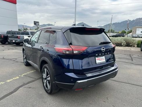 Used 2025 Nissan Rogue SL w/ Tech Package AWD/4WD image 9