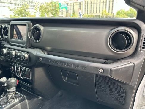 Certified 2022 Jeep Wrangler Unlimited Sport image 9