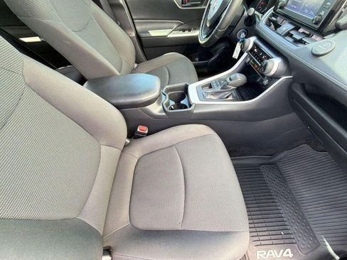 Used 2019 Toyota RAV4 LE AWD/4WD image 35