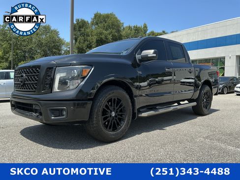 Used 2019 Nissan Titan SV w/ SV Convenience Package AWD/4WD image 1