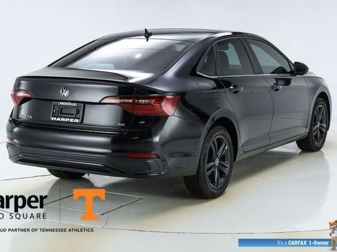 Used 2024 Volkswagen Jetta SE w/ Panoramic Sunroof Package image 9