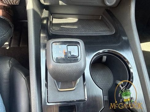 Used 2023 Nissan Rogue SV w/ SV Premium B Package FWD image 17