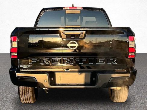 Used 2025 Nissan Frontier SV RWD image 6