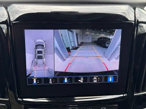 Certified 2023 Chevrolet Traverse LT w/ Rear Camera Mirror Package AWD/4WD image 4
