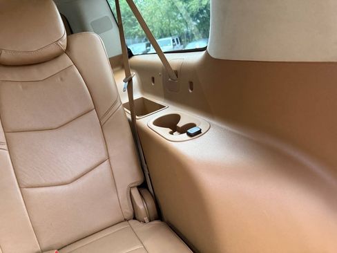 Used 2016 Cadillac Escalade ESV Platinum AWD/4WD image 36