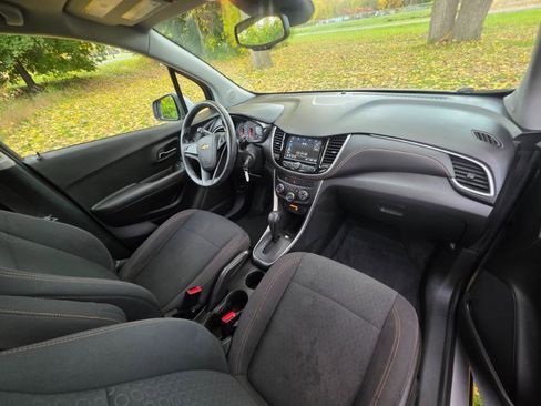 Used 2018 Chevrolet Trax LS AWD/4WD image 33