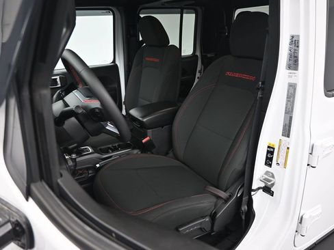 Used 2023 Jeep Gladiator Rubicon AWD/4WD image 8