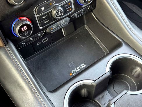 Used 2021 Chevrolet Tahoe High Country w/ Premium Package image 29