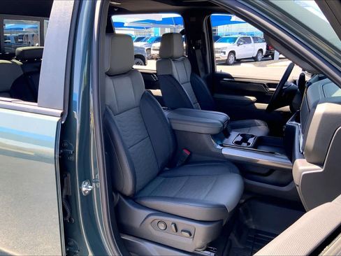 Used 2026 Chevrolet Silverado 2500 ZR2 image 9