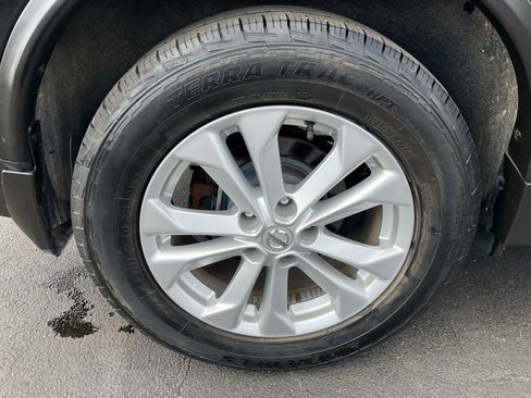 Used 2016 Nissan Rogue SV FWD image 9