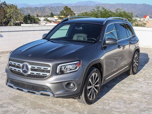 Used 2021 Mercedes-Benz GLB 250 image 3