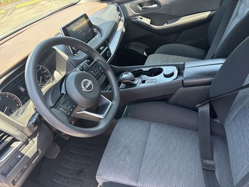 Used 2023 Nissan Rogue SV AWD/4WD image 16