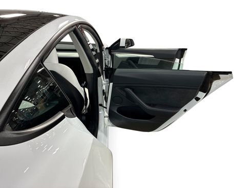 Certified 2023 Tesla Model 3 Standard Range RWD image 12