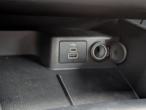 Certified 2025 Ford Escape ST-Line AWD/4WD image 23
