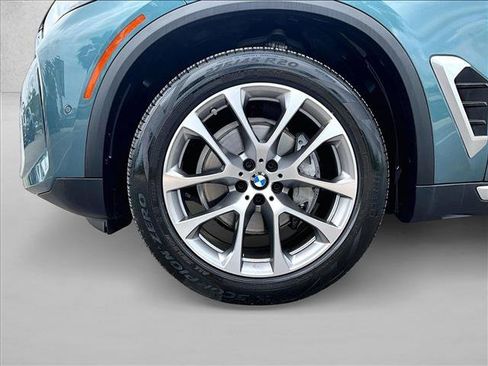 Used 2025 BMW X5 xDrive40i w/ Premium Package AWD/4WD image 10