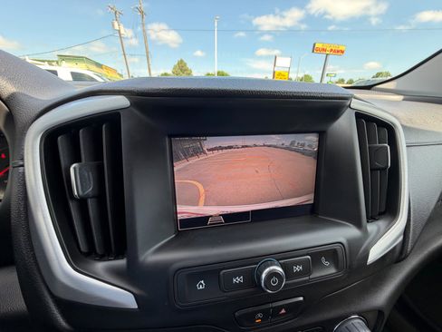Used 2023 GMC Terrain SLE w/ Driver Convenience Package FWD image 16