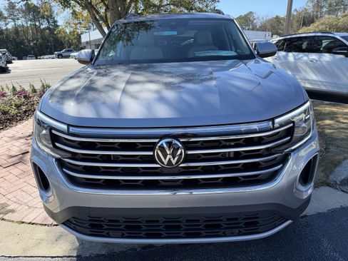 New 2026 Volkswagen Atlas SE FWD image 2