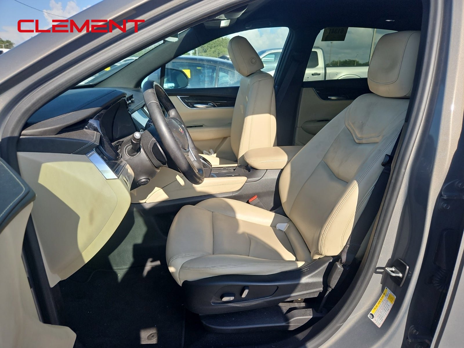 Used 2018 Cadillac XT5 FWD image 3