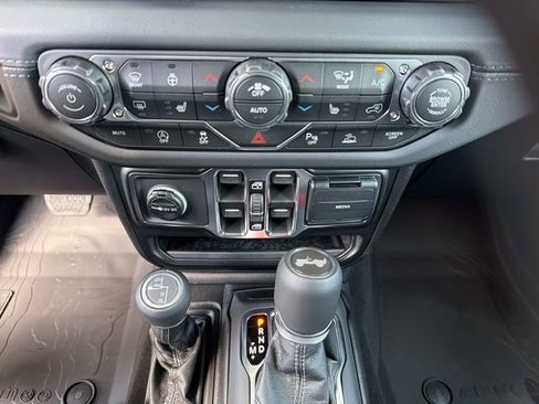 New 2026 Jeep Wrangler Unlimited Sahara AWD/4WD image 24