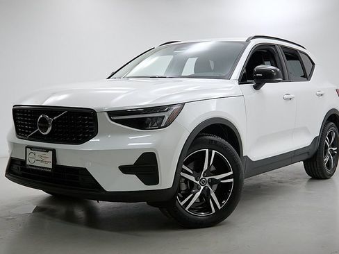 New 2026 Volvo XC40 B5 Core image 2