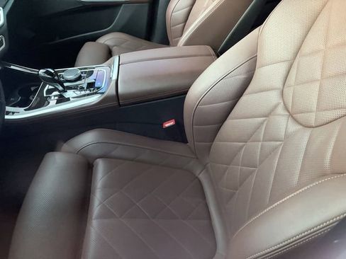 Used 2023 BMW X5 sDrive40i w/ Climate Comfort Package image 9