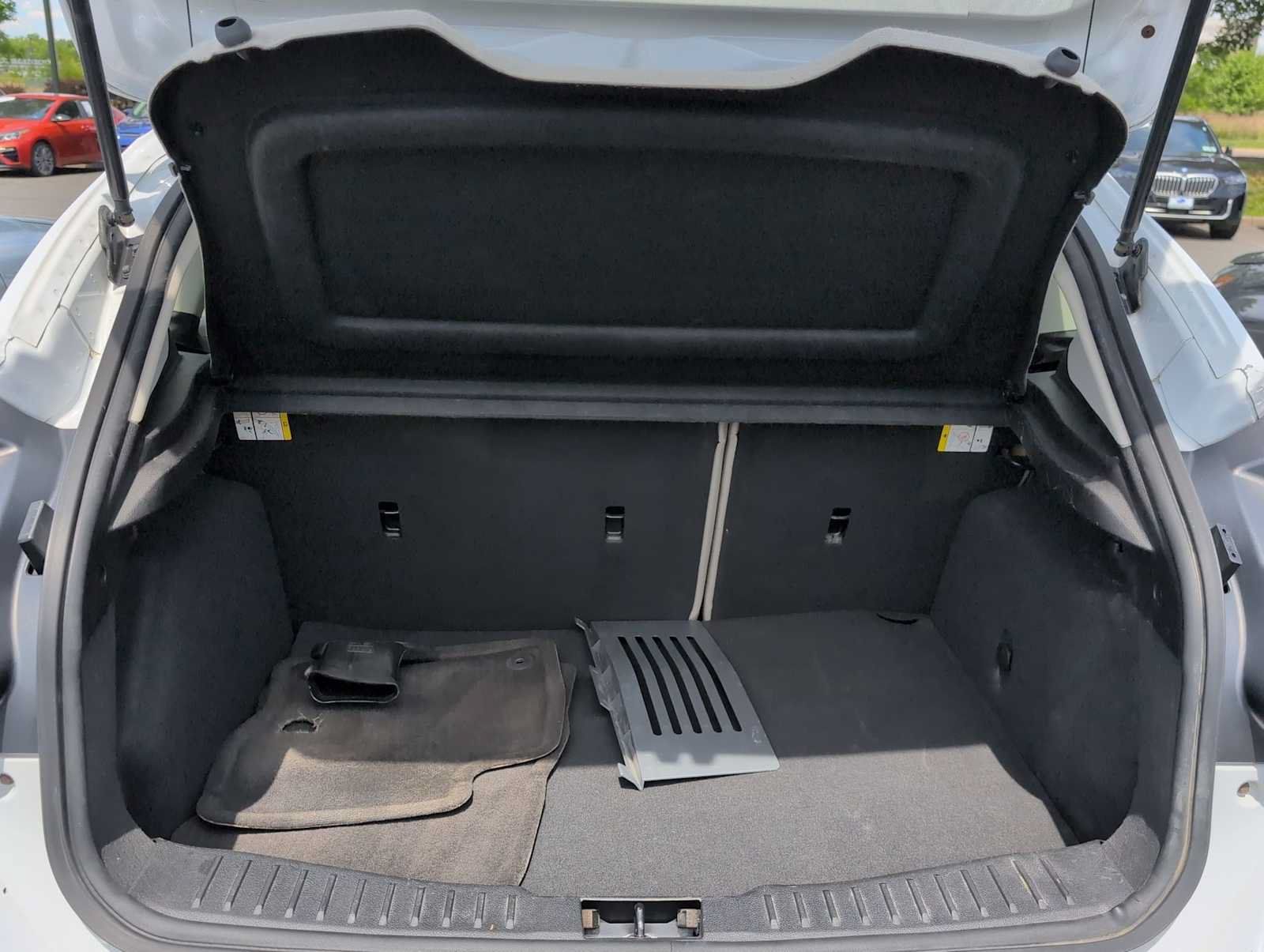 Used 2014 Ford Focus SE w/ SE Winter Package FWD image 29