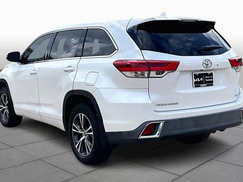 Used 2017 Toyota Highlander Plus image 12